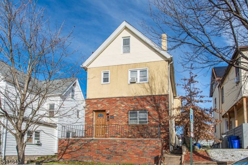 Belleville Twp., NJ 07109,18 Van Rensselear St