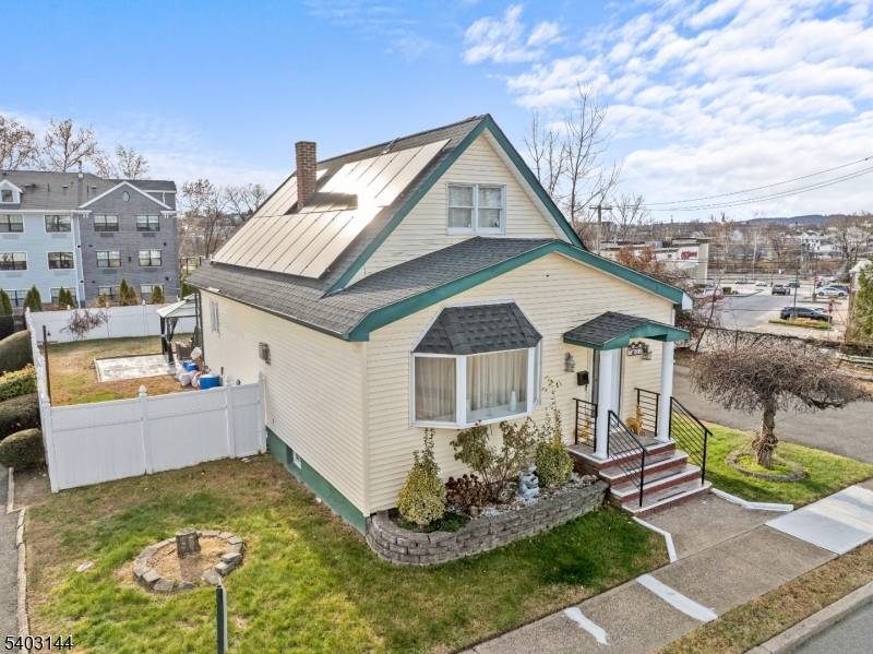 Fair Lawn Boro, NJ 07410,7-02 Lake St