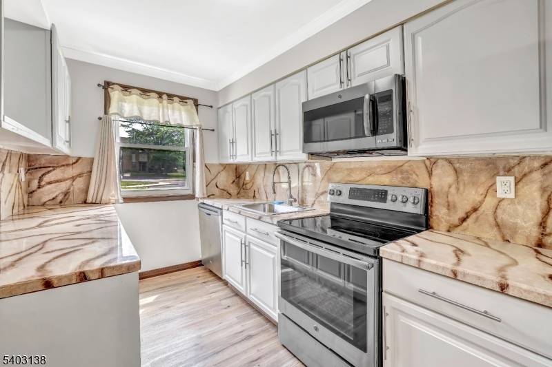 Edgewater Park Twp., NJ 08010,1475 Mount Holly Rd #4