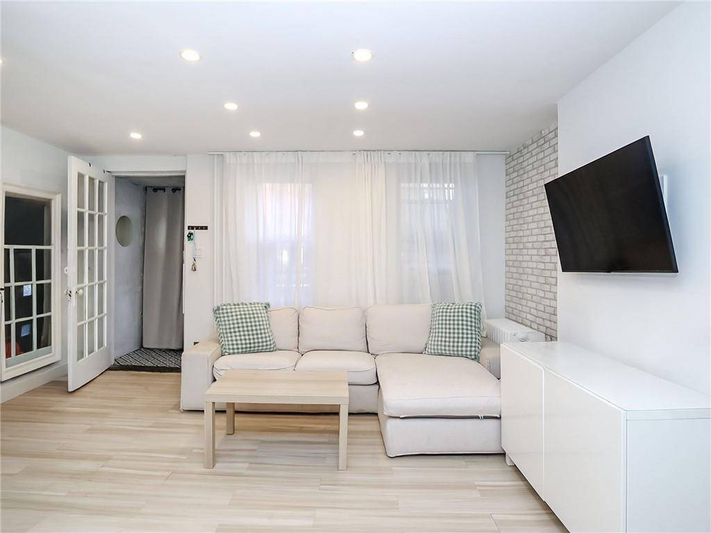 Brooklyn, NY 11205,124 Hall ST