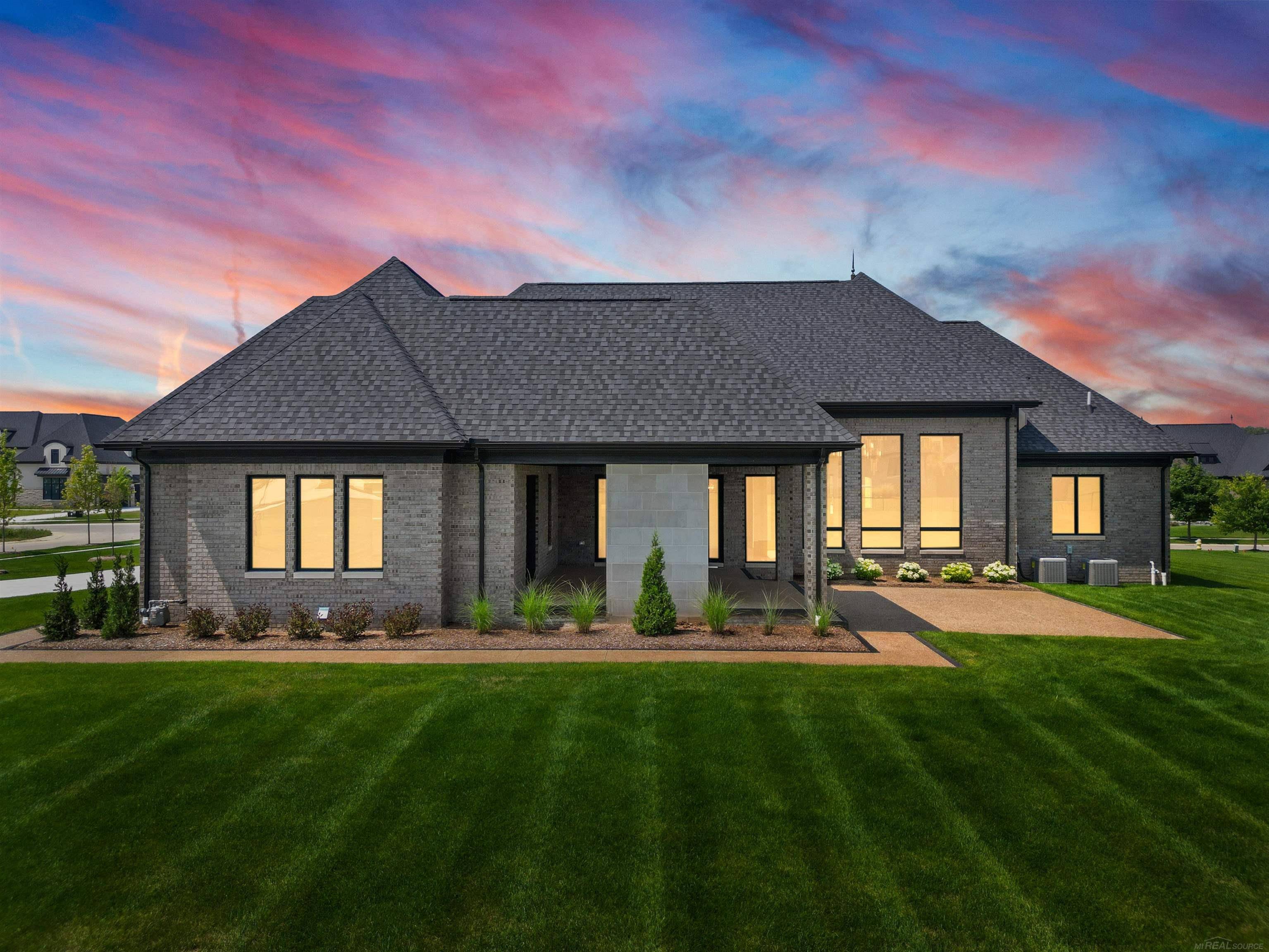 Washington Twp, MI 48094,61570 Cotswold DR