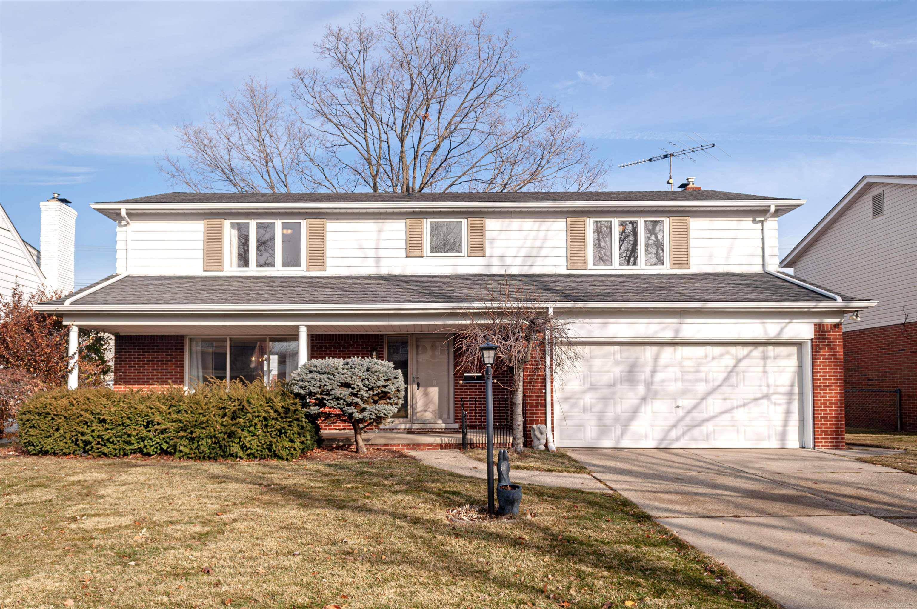 Grosse Pointe Woods, MI 48236,1376 Edmundton DR