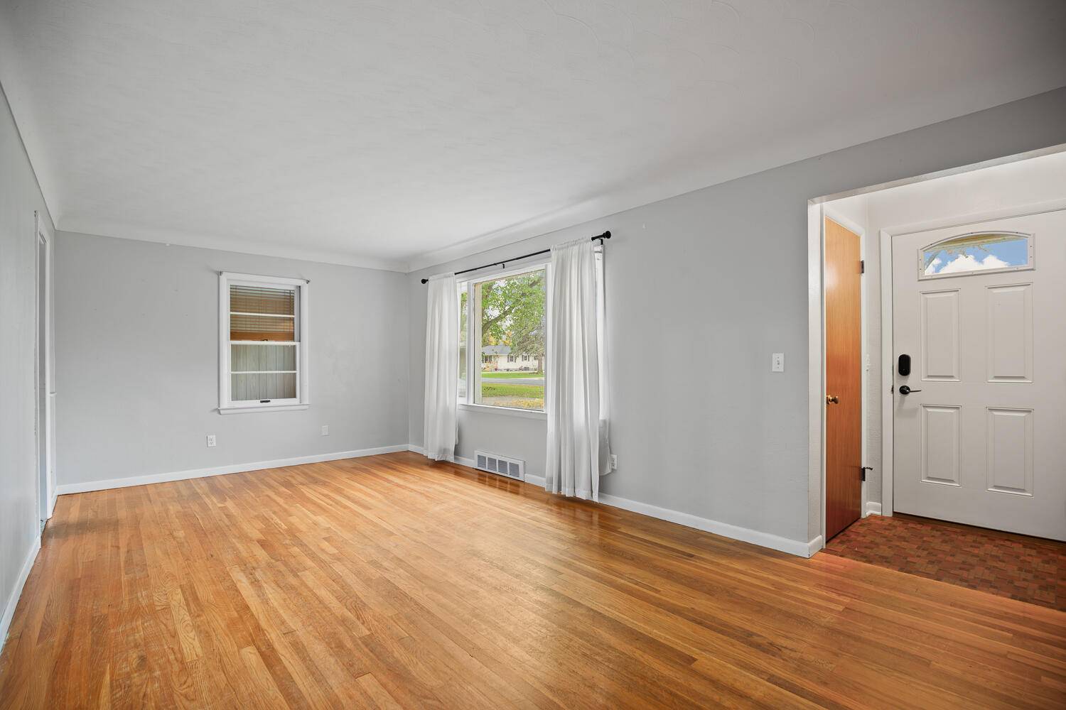 Adrian, MI 49221,2741 Sharon DR