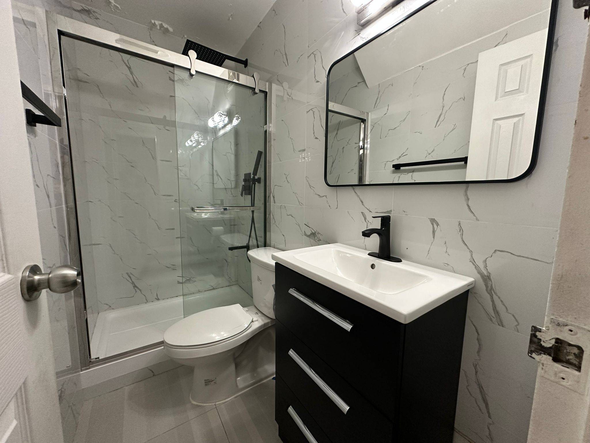 Toronto C11, ON M3C 2Y9,140 Leeward Glenway #117