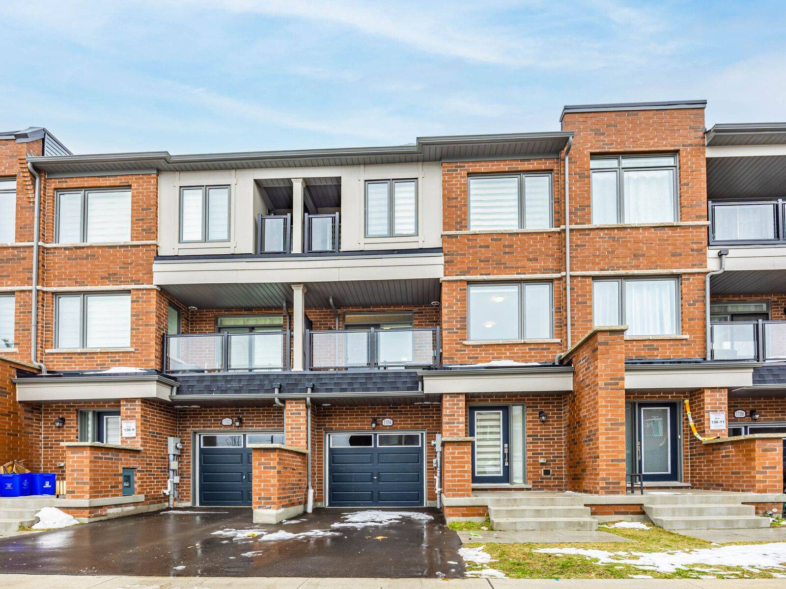 Oshawa, ON L1L 0R9,1104 Lockie DR