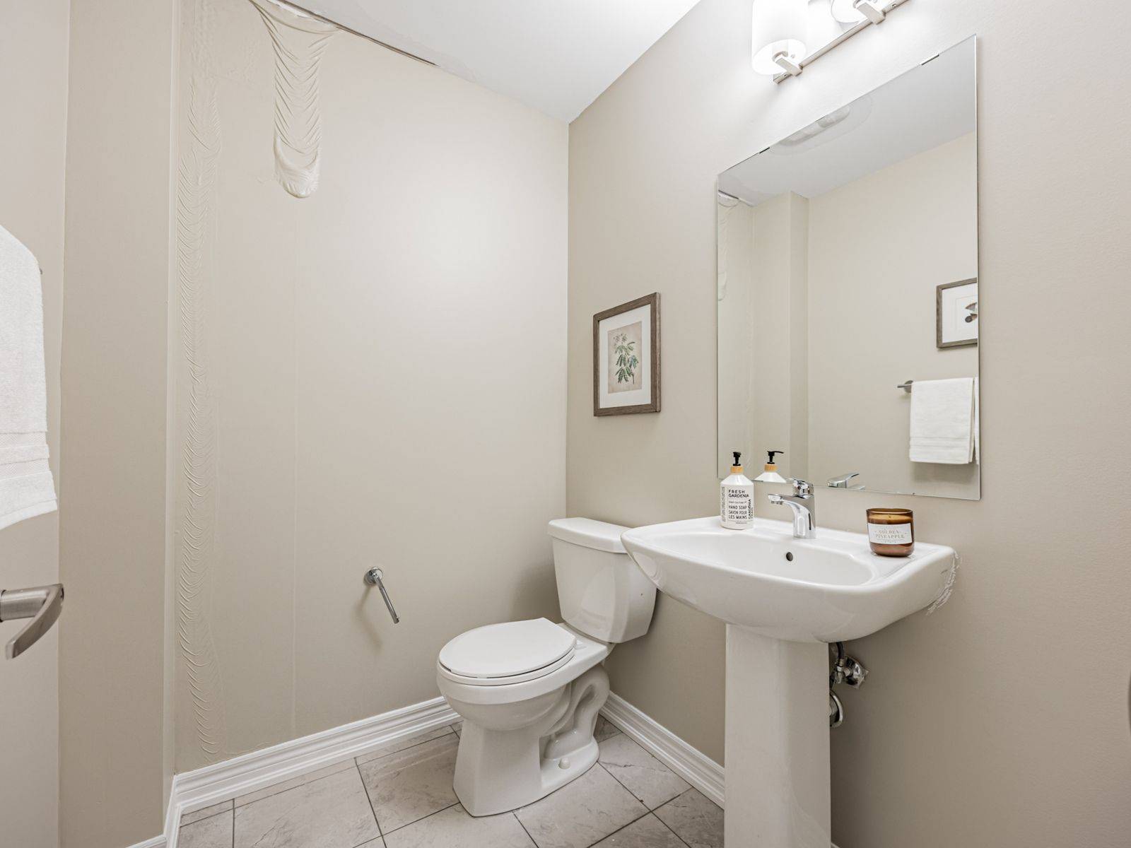 Oshawa, ON L1L 0R9,1104 Lockie DR