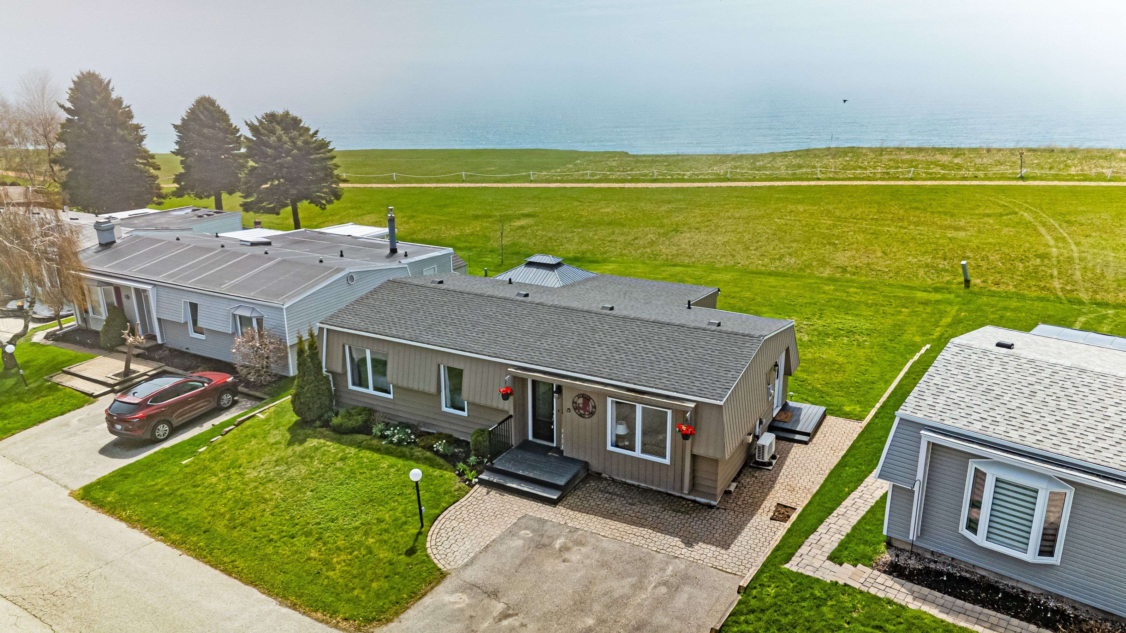 Clarington, ON L1B 1A3,15 Bluffs RD