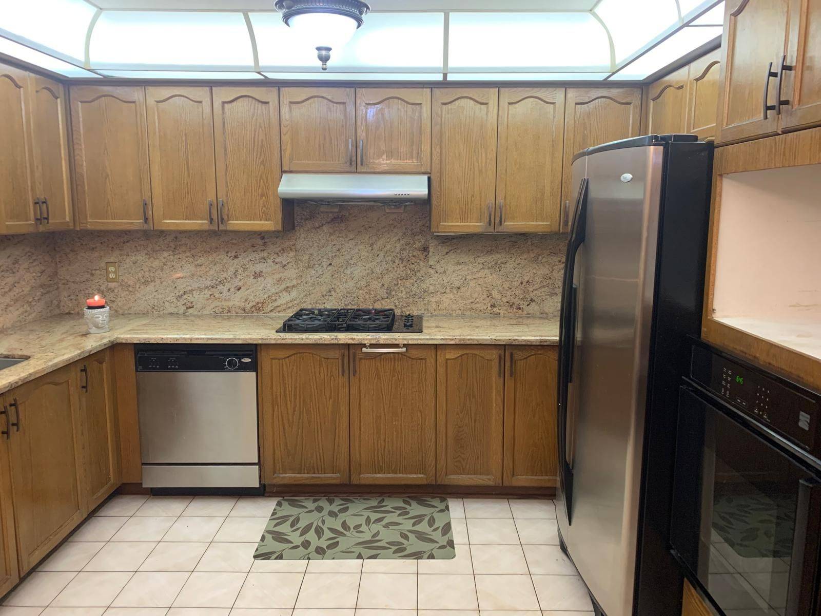 Toronto E09, ON M1E 5E4,18 David DR