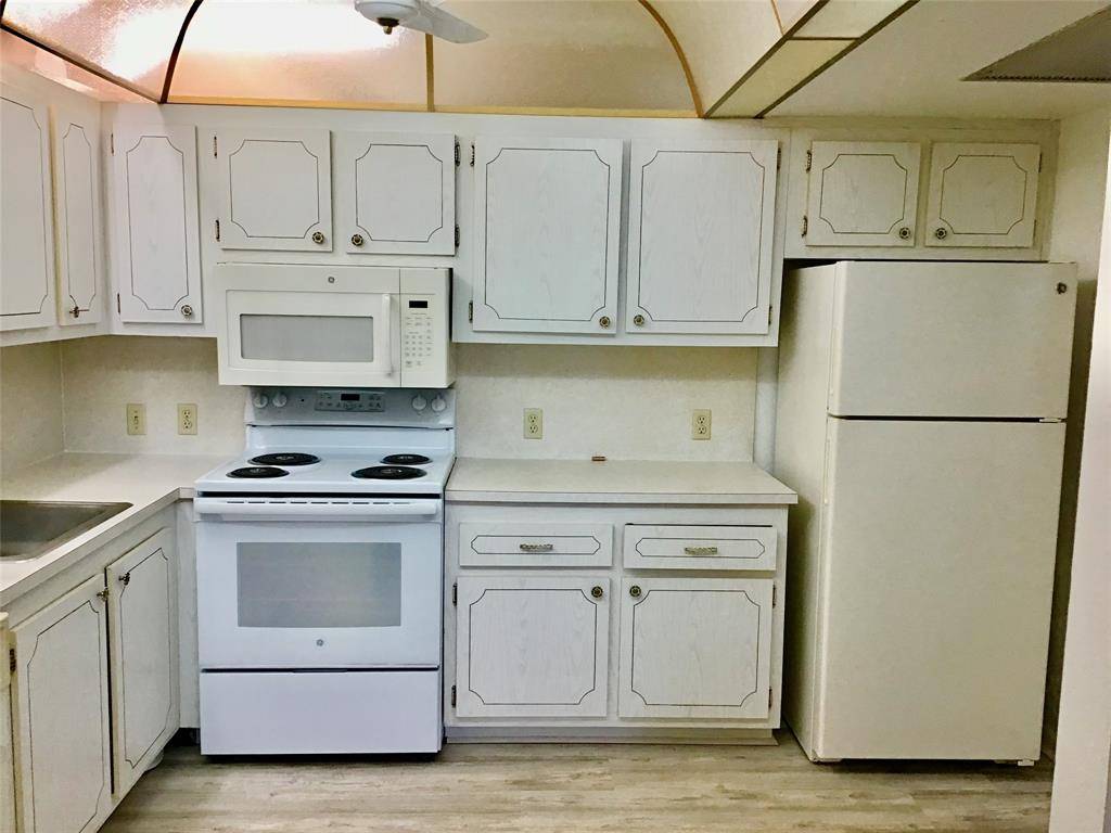 Boca Raton, FL 33434,204 Preston E #204