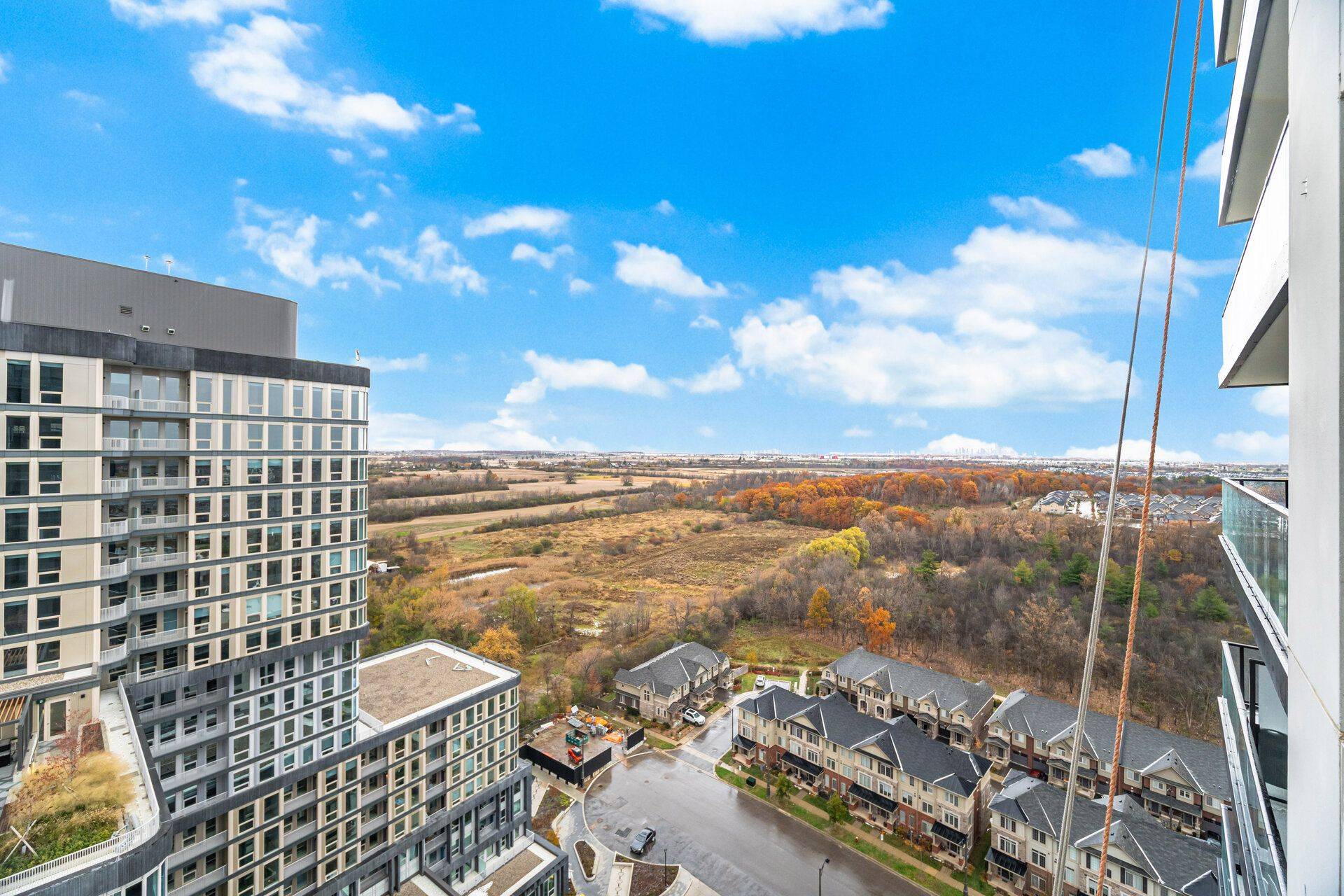 Oakville, ON L6H 7X9,3220 William Coltson AVE #1906