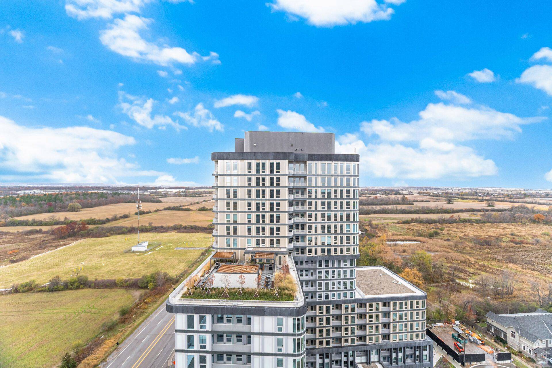 Oakville, ON L6H 7X9,3220 William Coltson AVE #1906