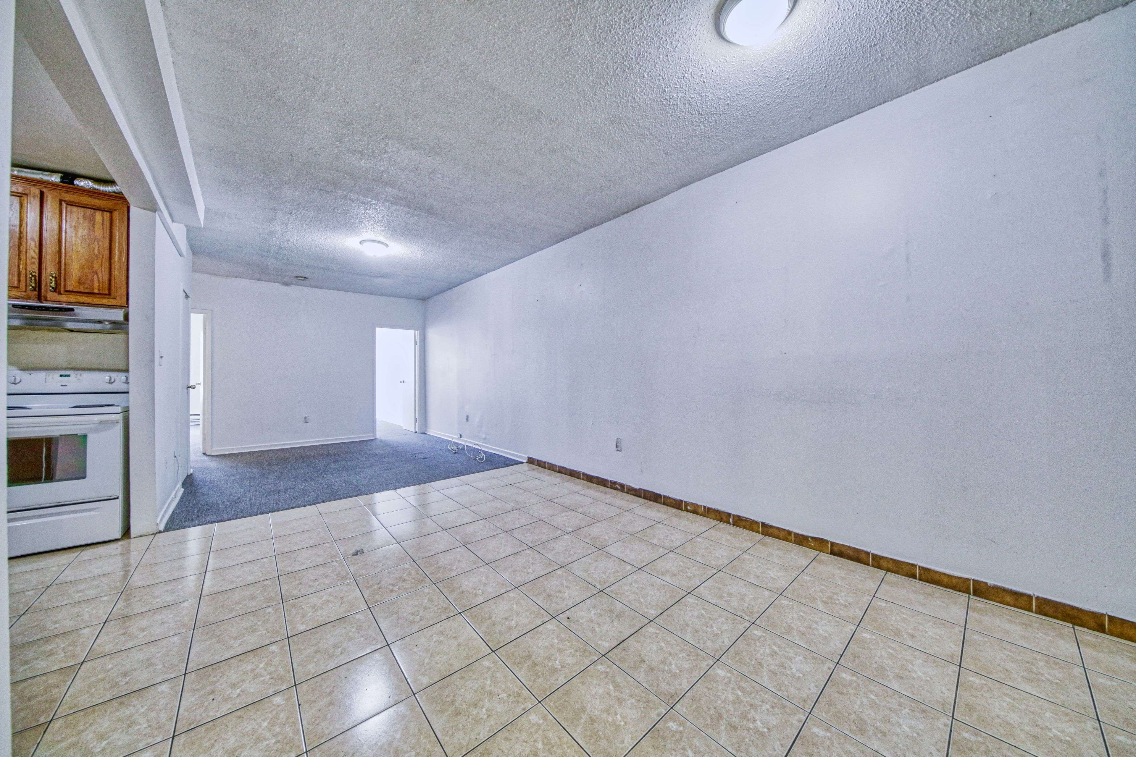 Toronto W01, ON M6K 2Y7,223 Jameson AVE #203