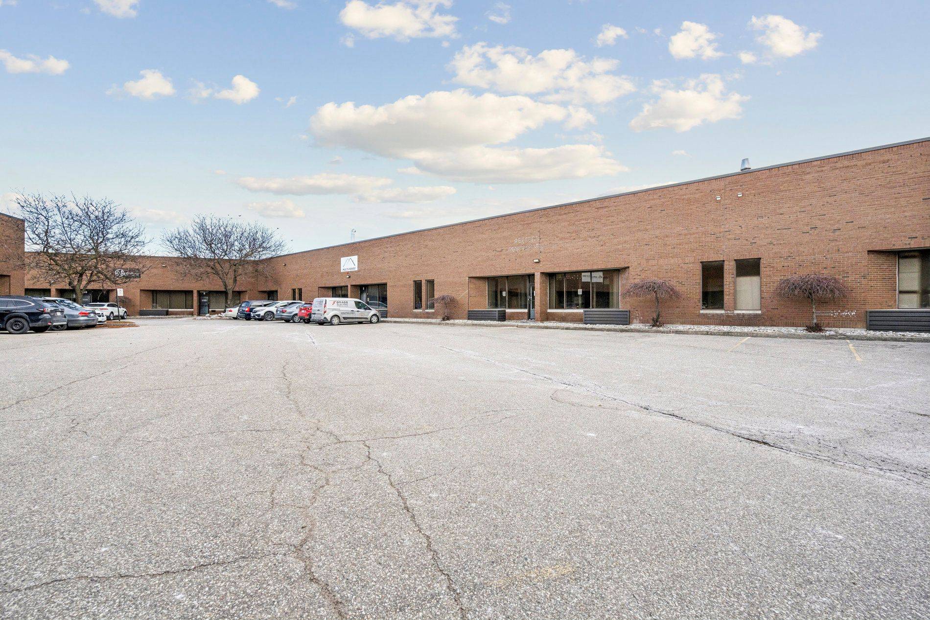 Mississauga, ON L4V 1S4,6815 Rexwood RD #4-5