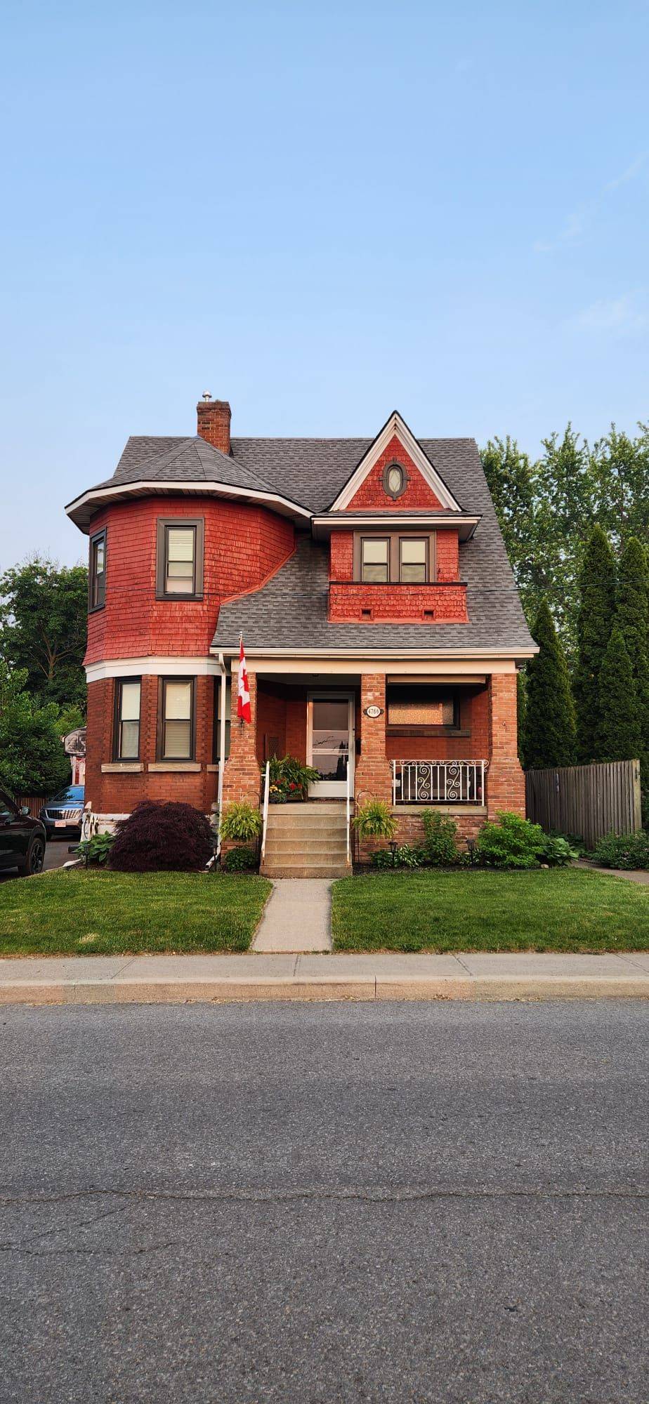 Niagara Falls, ON L2E 1E5,4766 Ryerson CRES