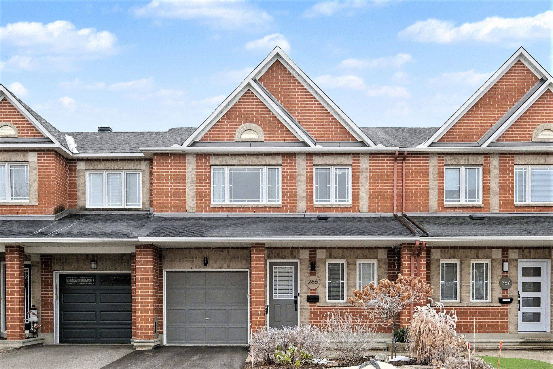 Barrhaven, ON K2J 0B4,266 Sorento ST
