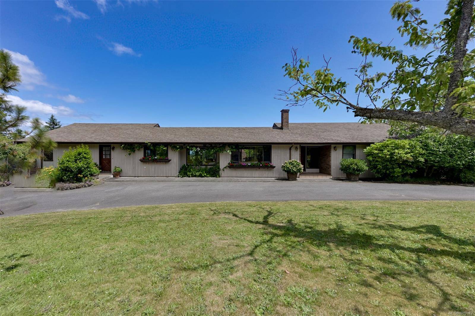 Saanich, BC V9E 2A8,5489 Forest Hill Rd