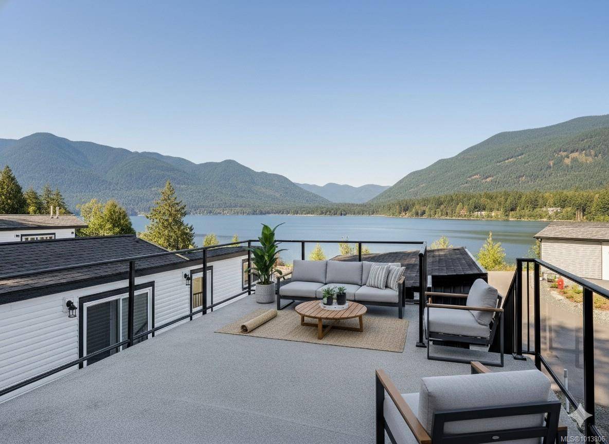 Central Saanich, BC V8M 0C3,747 Old Place Rd #431