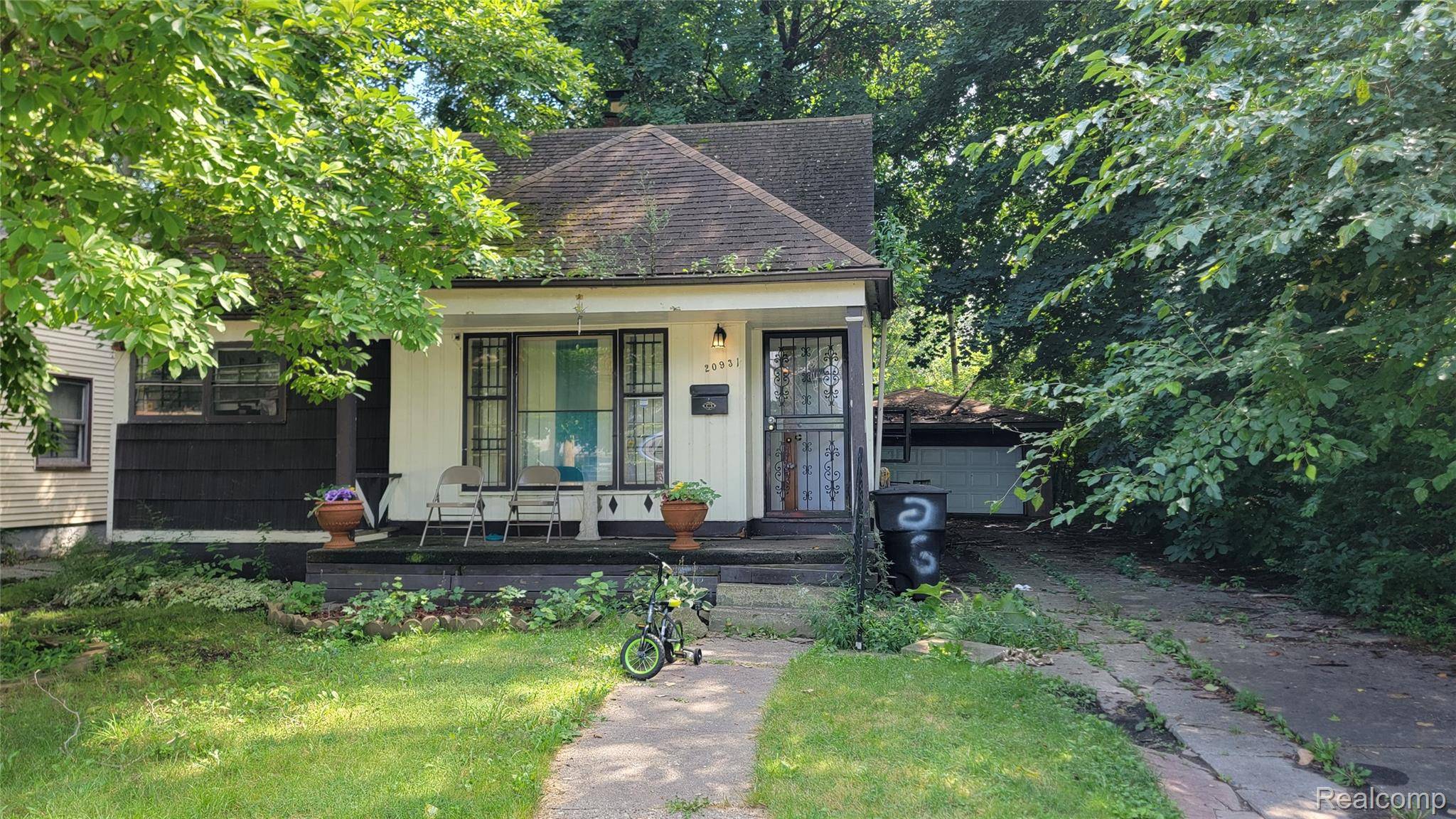 Detroit, MI 48219,20931 Pickford ST