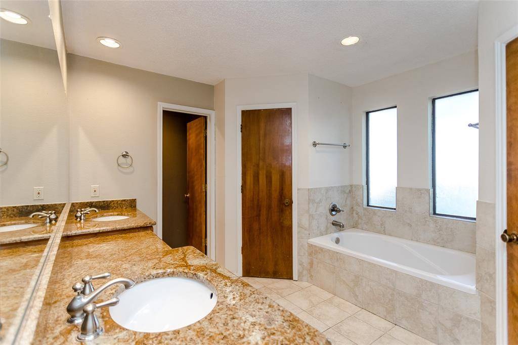 Arlington, TX 76017,5602 Kingstree Court