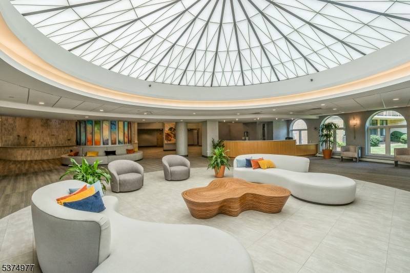 West Orange Twp., NJ 07052,10 Smith Manor Blvd #121