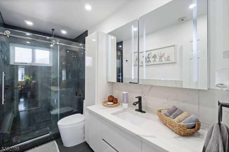 Carlstadt Boro, NJ 07072,340 Marsan Dr