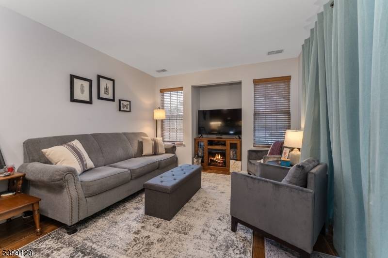 Lopatcong Twp., NJ 08886,52 Overlook Dr