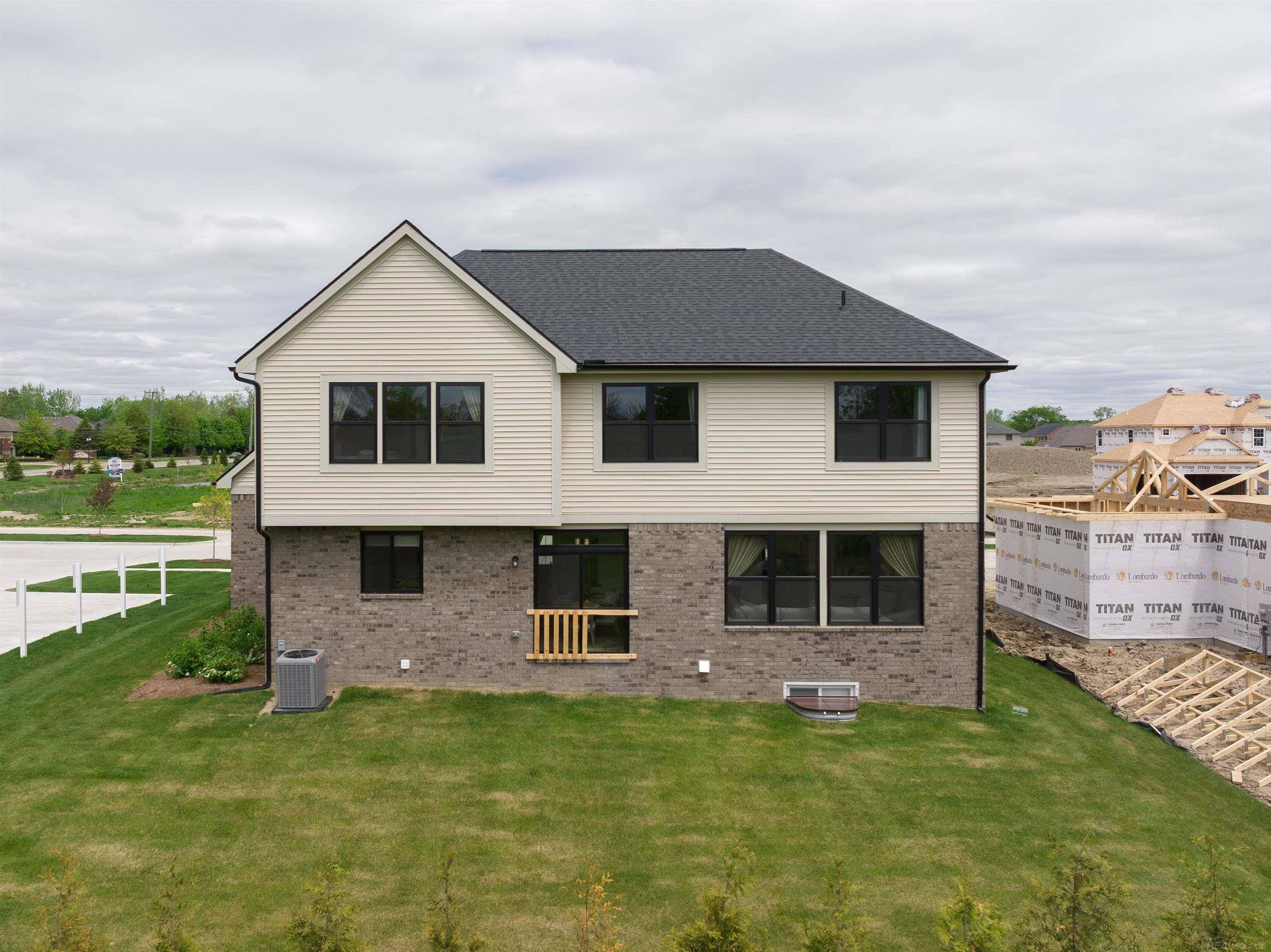 Macomb, MI 48042,17189 Stallman DR