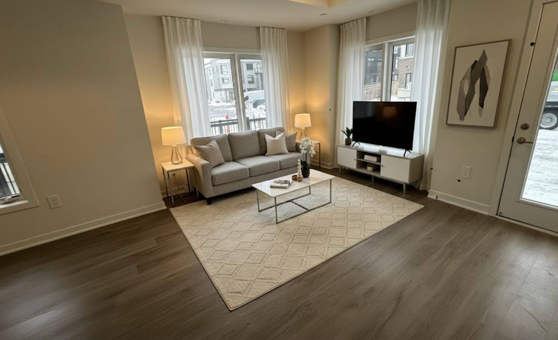 Pickering, ON L1X 0S9,1695 Dersan ST #317