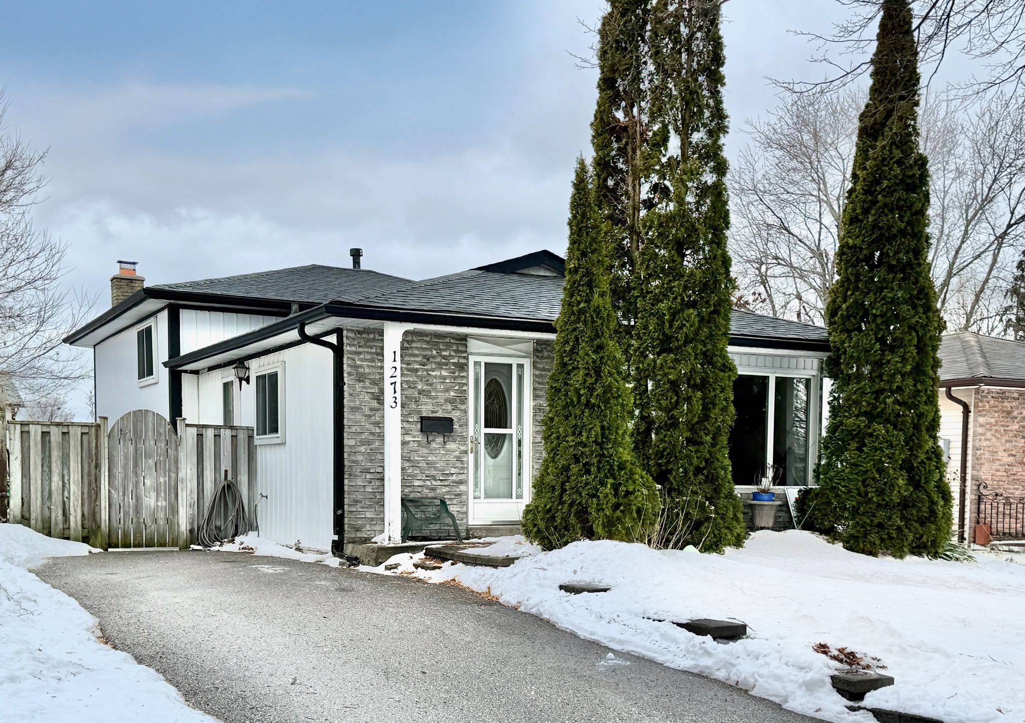 Oshawa, ON L1K 1G9,1273 Belair CRES