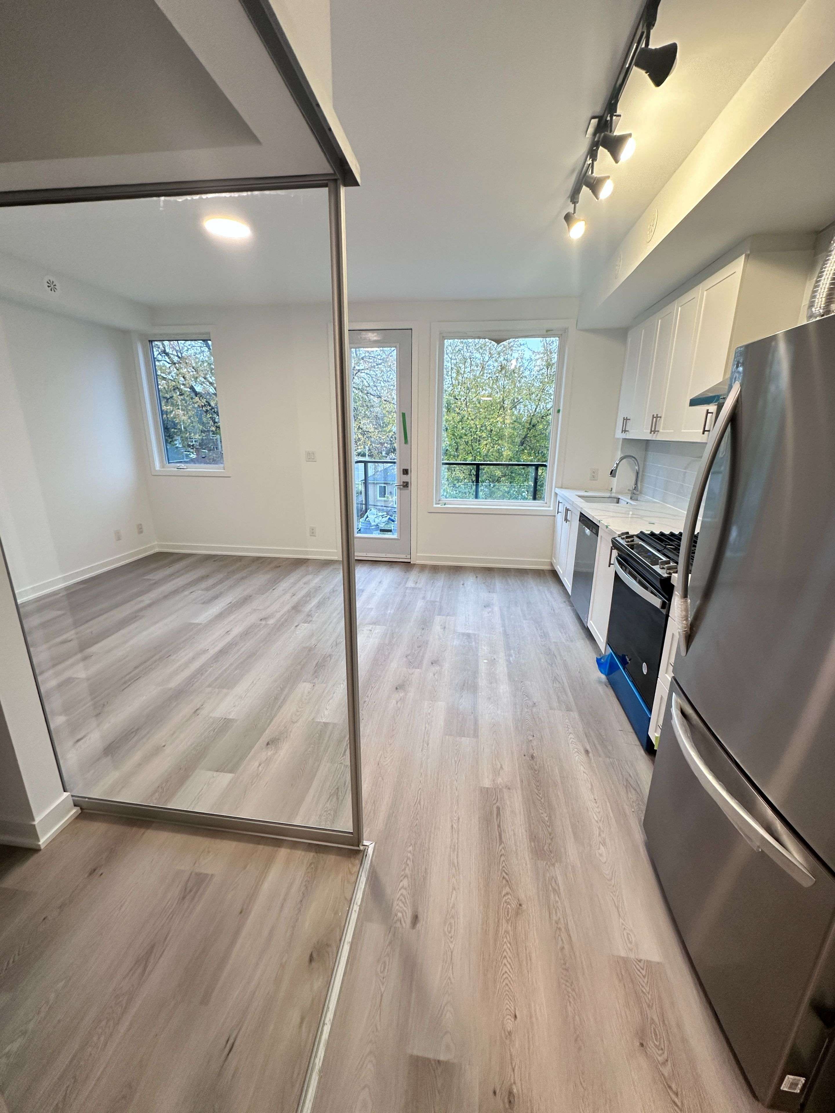 Toronto E03, ON M4B 2V5,1475 O'Connor DR #4