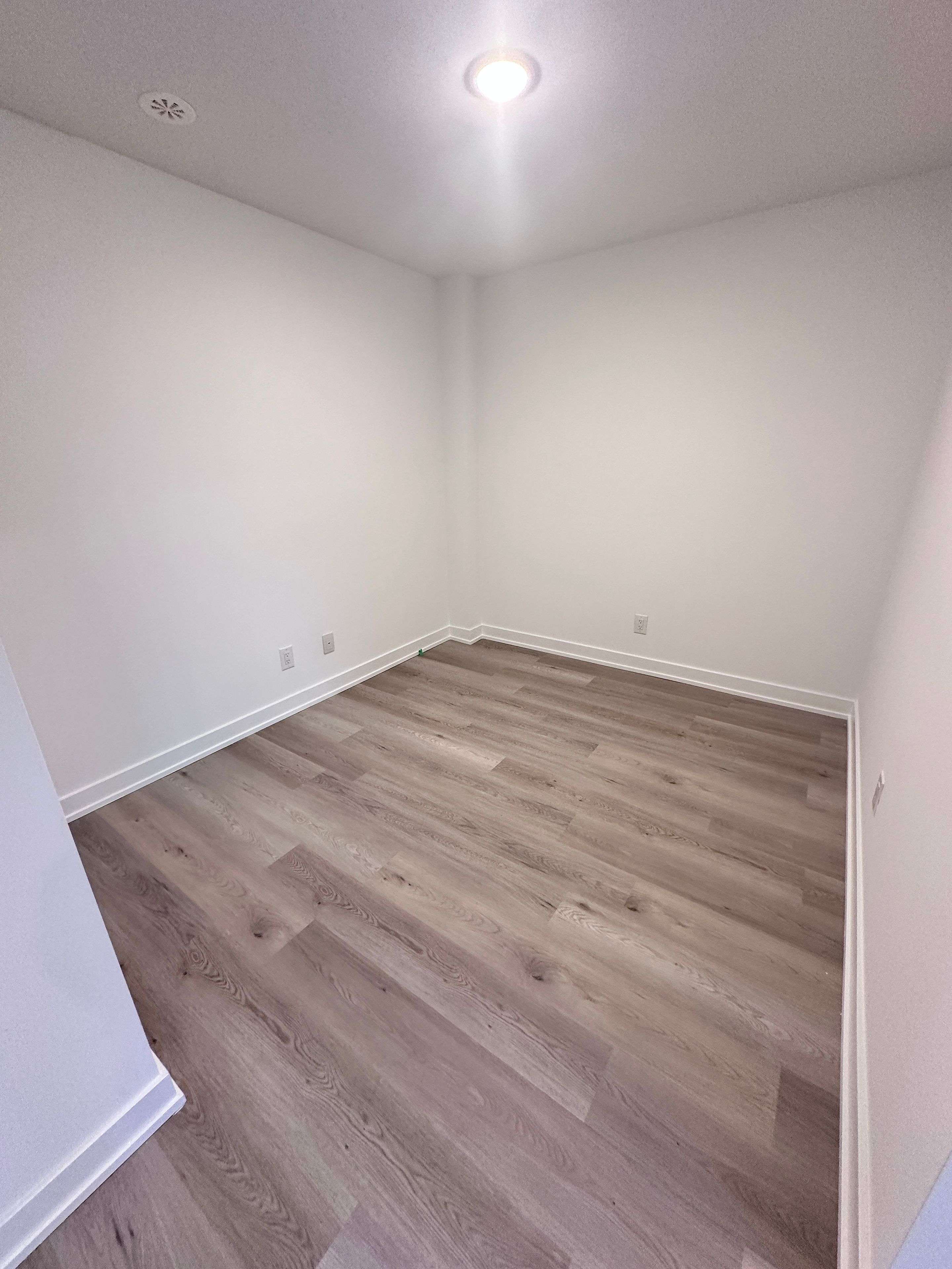 Toronto E03, ON M4B 2V5,1475 O'Connor DR #4