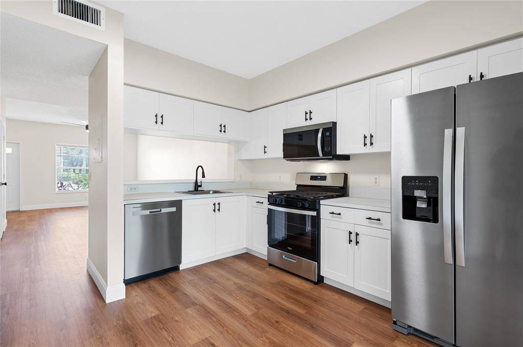 Tamarac, FL 33321,11000 Light House Ct #11000