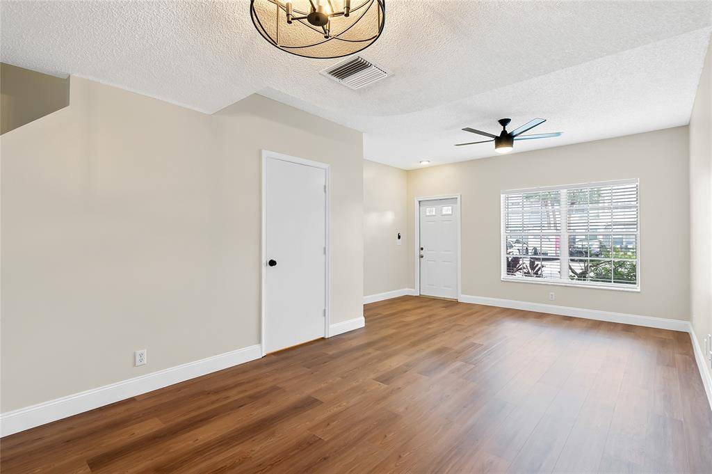 Tamarac, FL 33321,11000 Light House Ct #11000