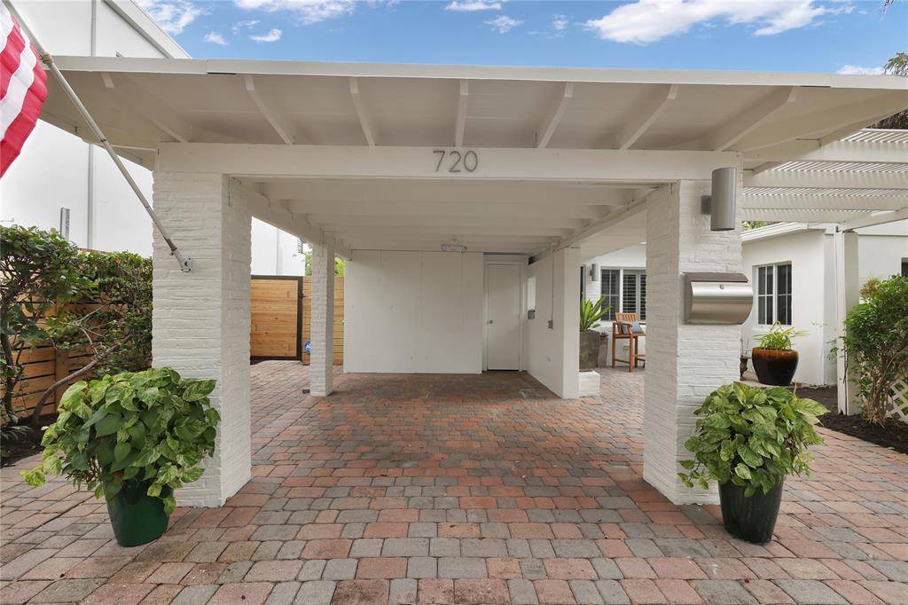 Fort Lauderdale, FL 33304,720 NE 17TH TE