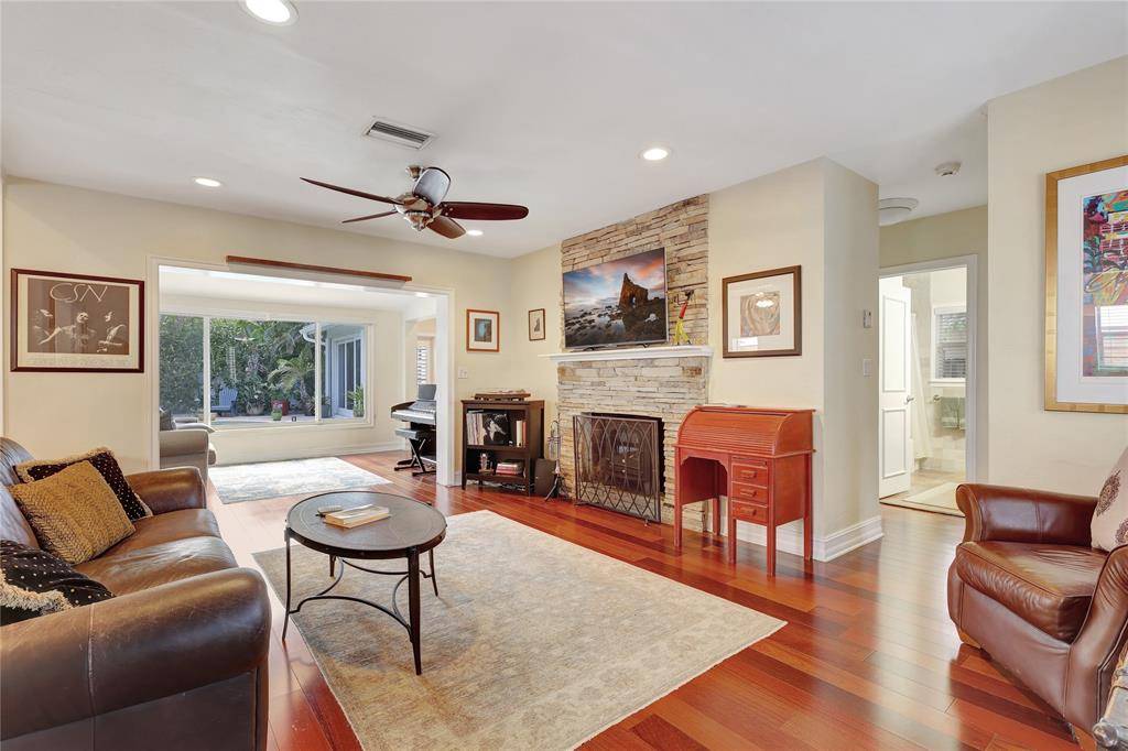 Fort Lauderdale, FL 33304,720 NE 17TH TE