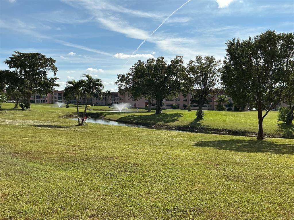 Sunrise, FL 33322,9481 Sunrise Lakes Blvd #102