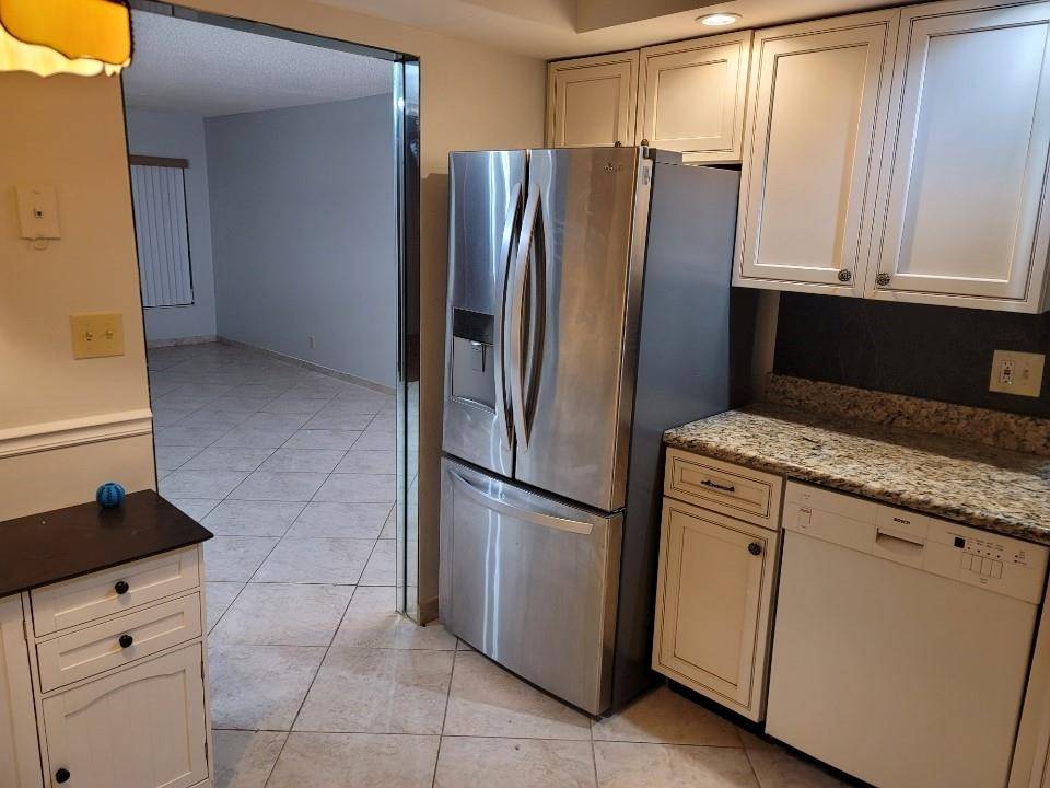 Boca Raton, FL 33434,8657 Boca Glades Blvd