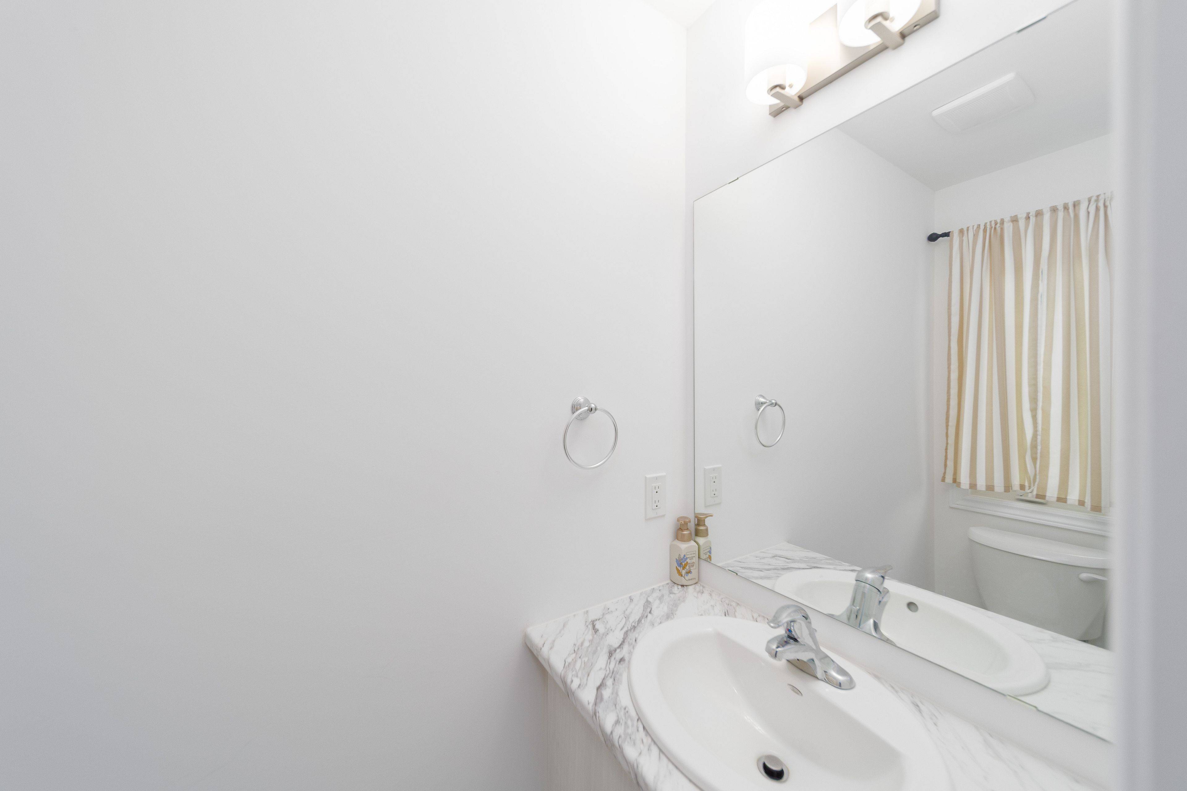 Barrie, ON L9J 0V1,8 Wagon LN