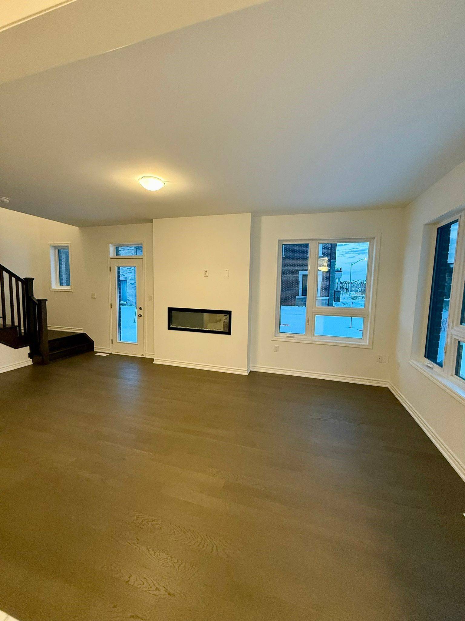 Barrie, ON L9J 1A8,62 Gretzky AVE