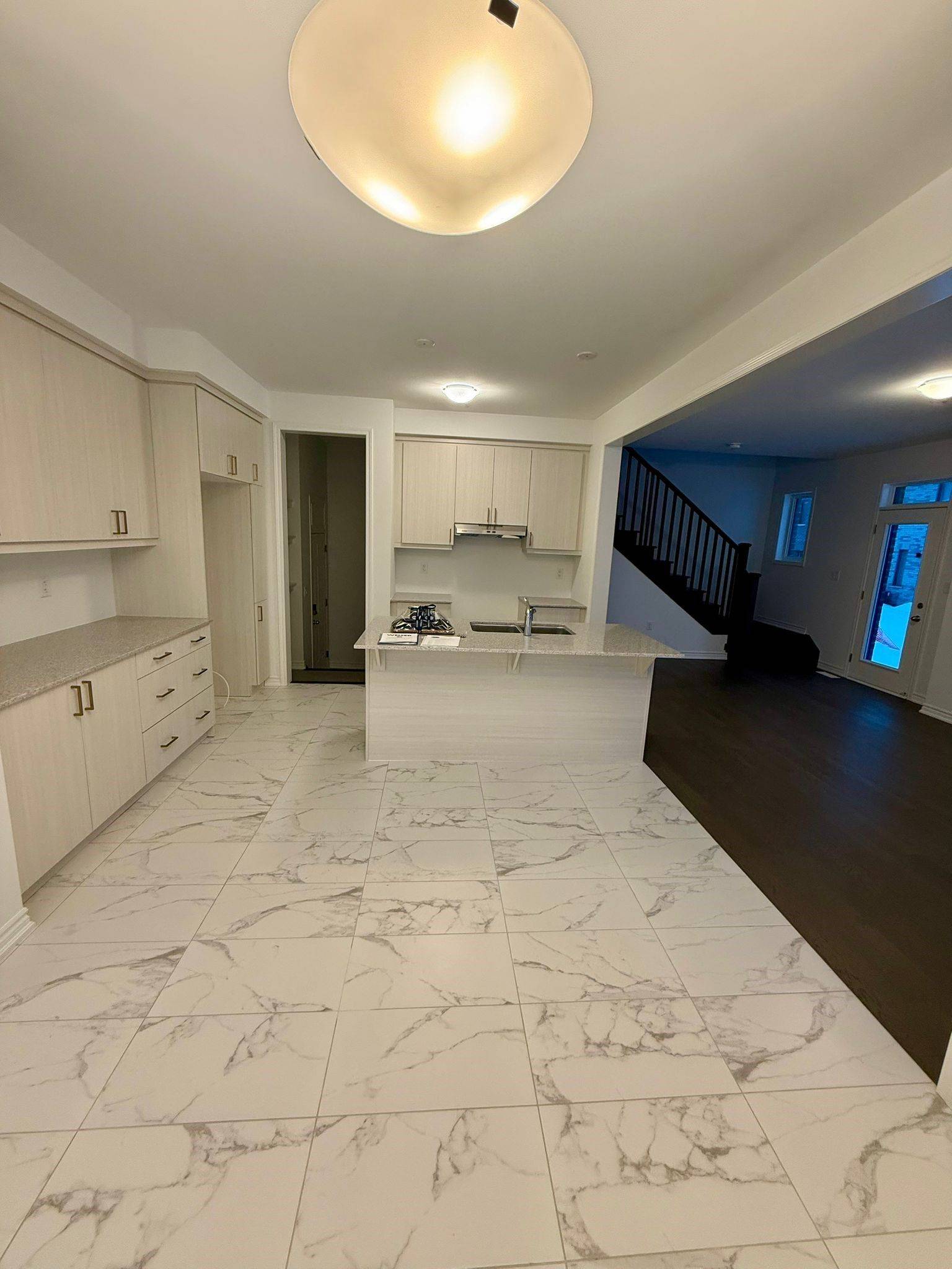 Barrie, ON L9J 1A8,62 Gretzky AVE