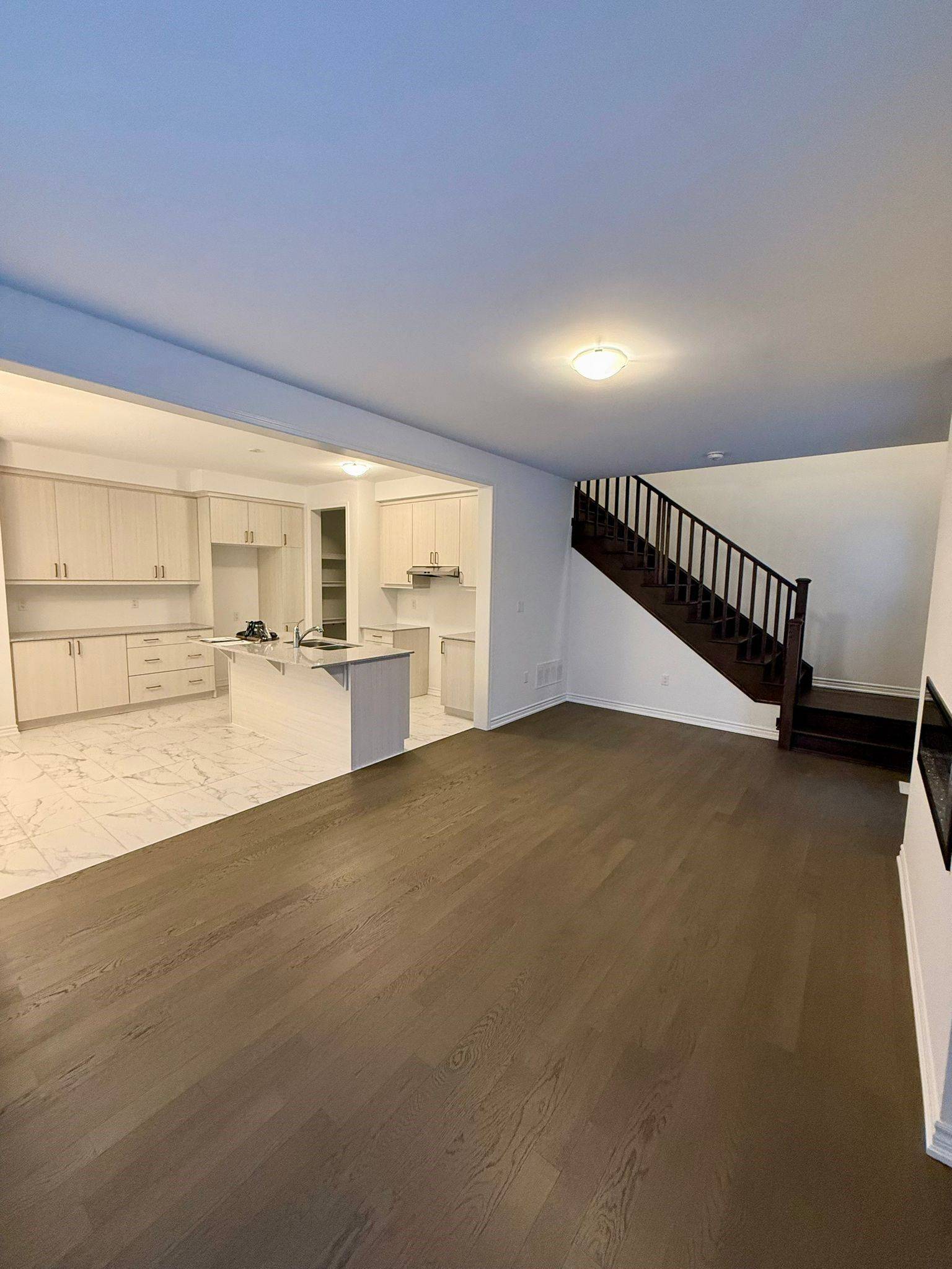 Barrie, ON L9J 1A8,62 Gretzky AVE