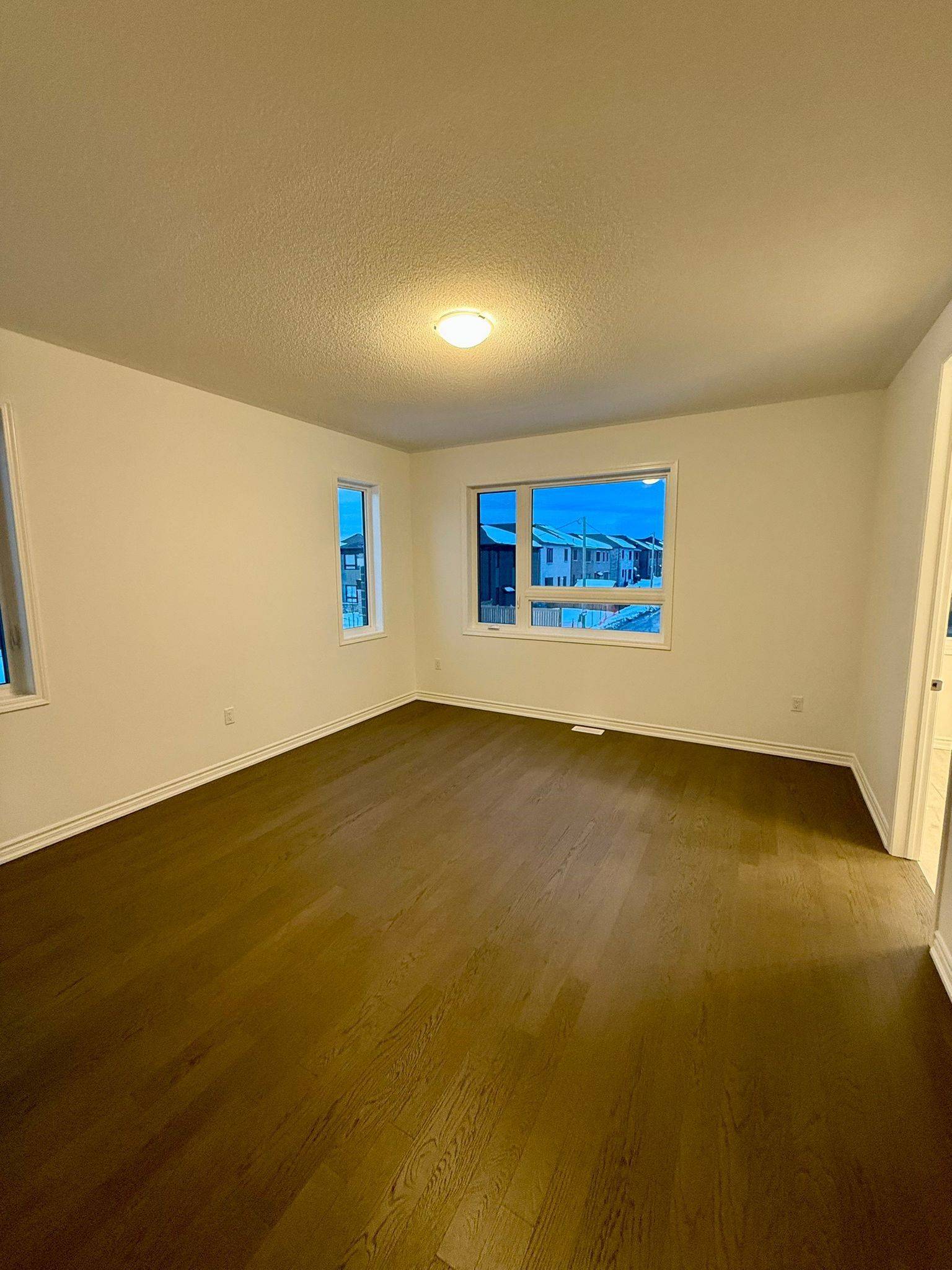 Barrie, ON L9J 1A8,62 Gretzky AVE