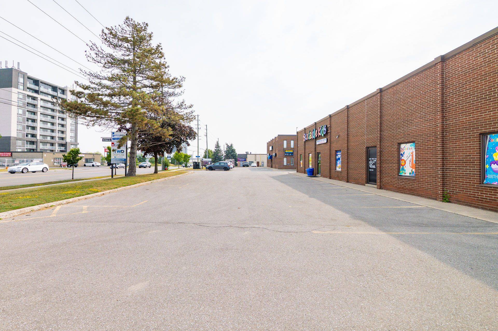 Milton, ON L9T 3Z3,761 Main ST #1