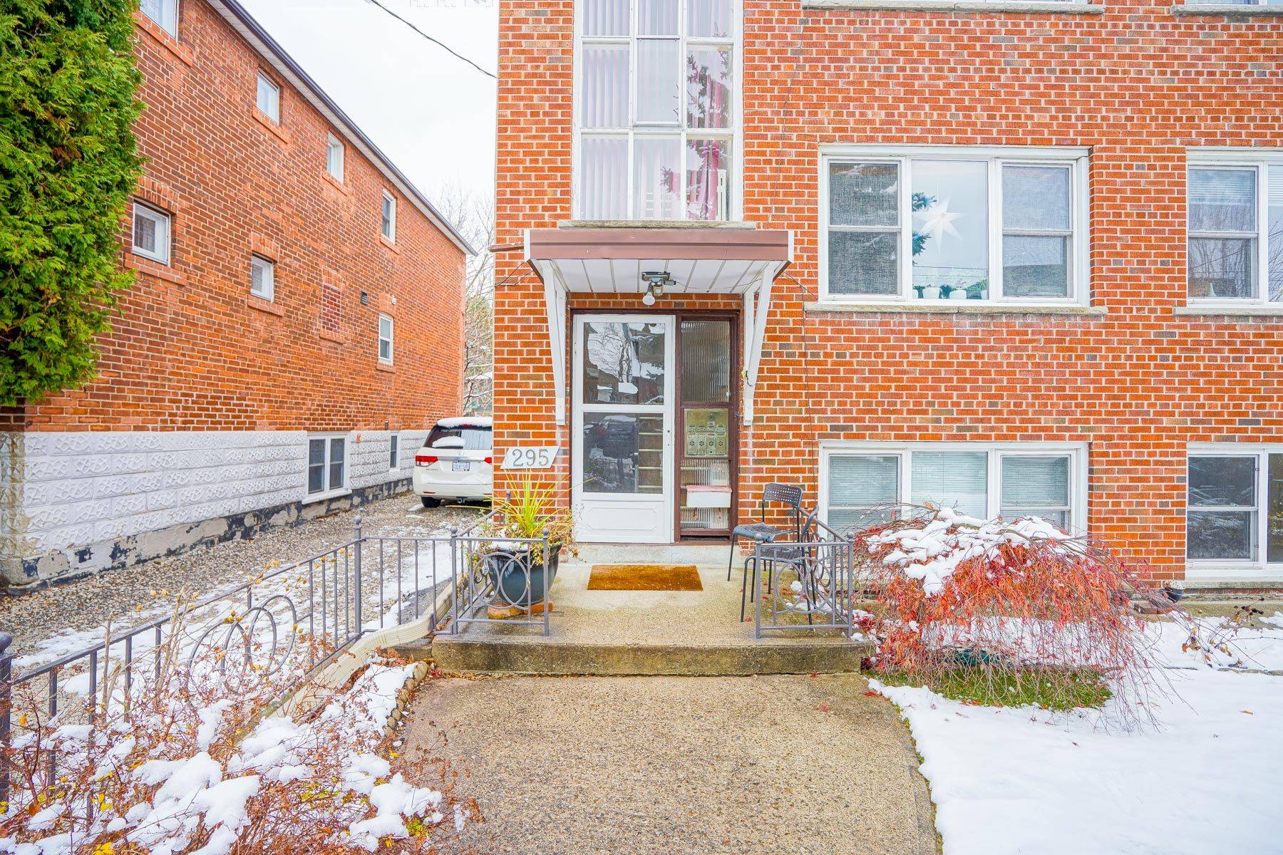 Toronto W02, ON M6P 2H6,295 Indian GRV W #3