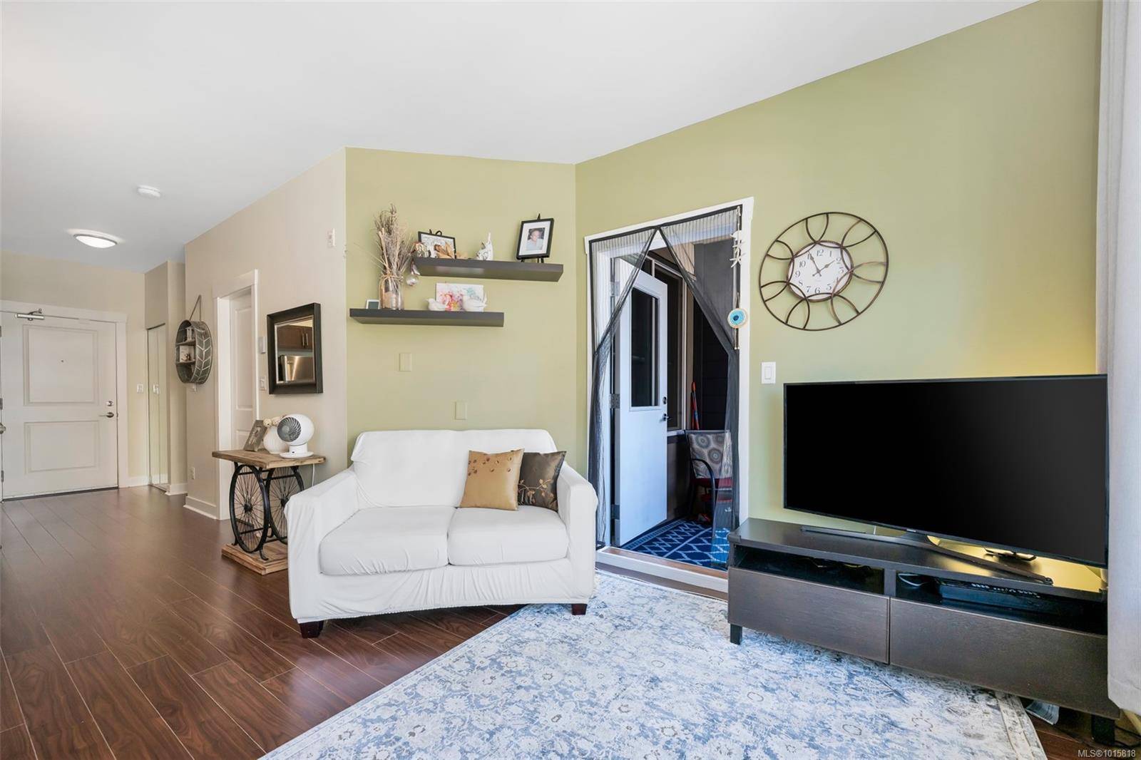 Langford, BC V9B 0N8,662 Goldstream Ave #404