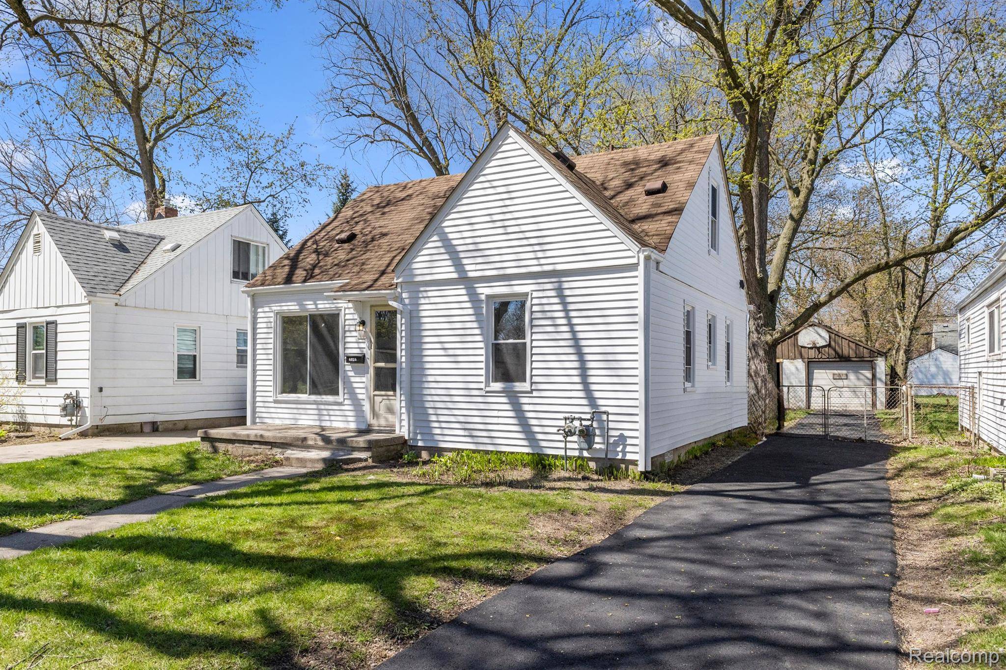 Dearborn Heights, MI 48125,4924 ZIEGLER ST