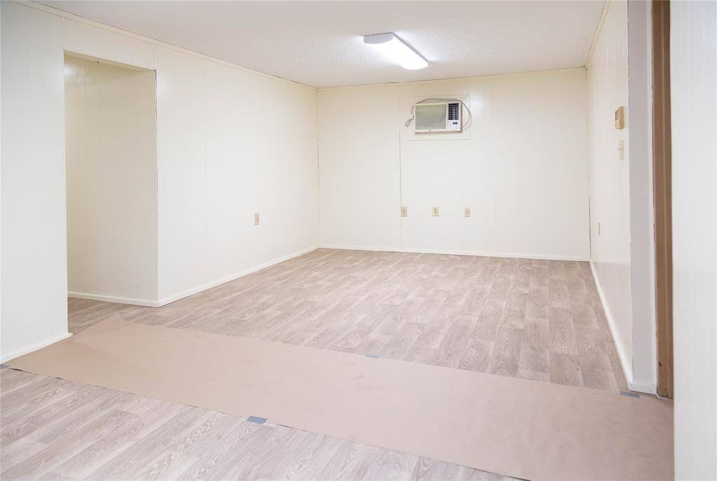 Hutchins, TX 75141,211 S Austin Street