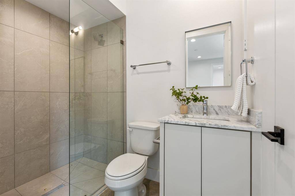 Dallas, TX 75219,4330 Dickason Avenue #201