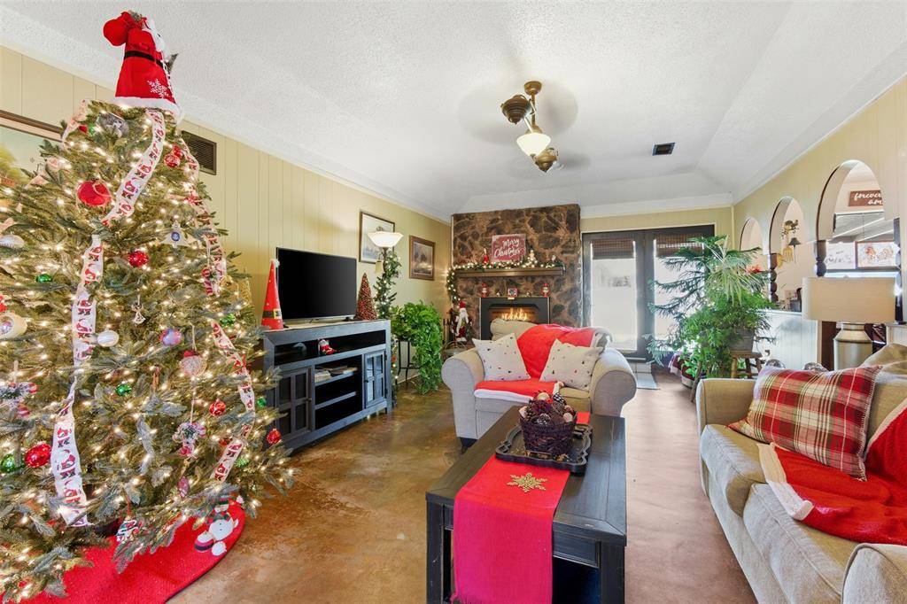 Burleson, TX 76028,2065 Trailwood Drive W
