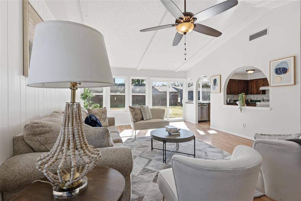 Carrollton, TX 75007,2018 Grenoble Drive